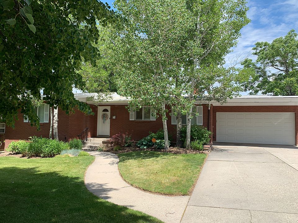 1st image of 2581 E Lynwood Dr