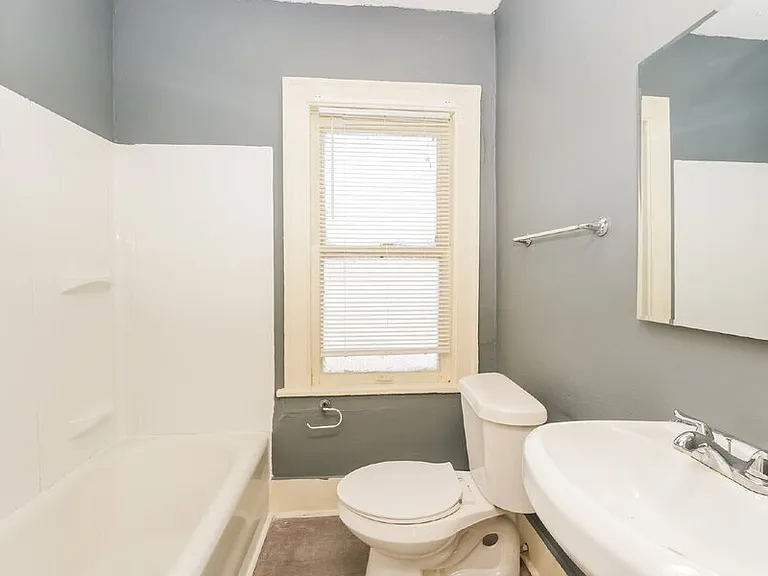 2174 W 103rd St #4 — Photo 10