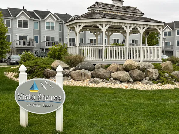 15 Vista Shores Dr, Union Beach, NJ 07735