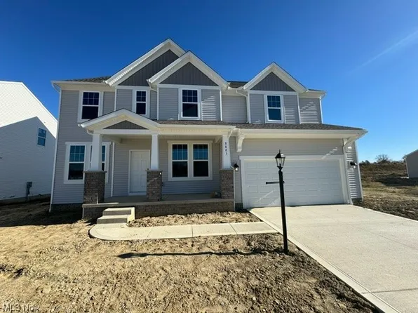 8883 Firethorne Dr, Columbia Station, OH 44028