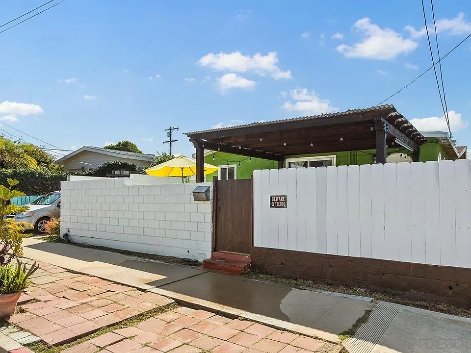 1st image of 420 W 16th St
