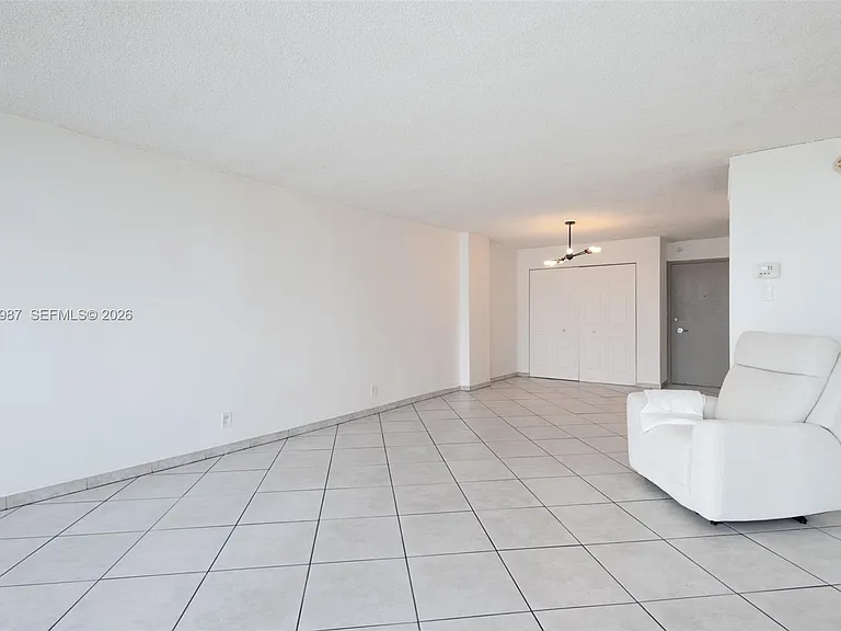6770 Indian Creek Dr #7B — Photo 20