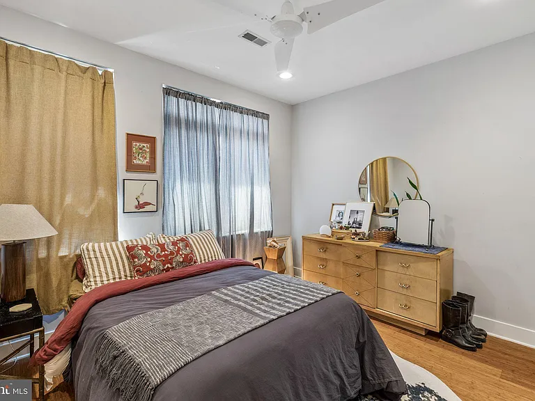 1449 S Bouvier St — Photo 30
