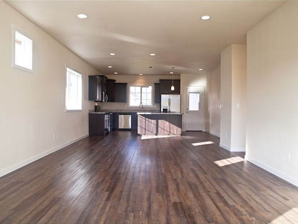 Custom Duplex Unit 1907 Aaron Dr Lynden WA Zillow