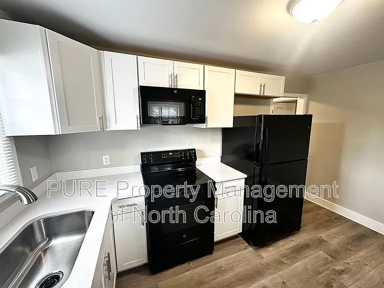 903 Holt St — Photo 7