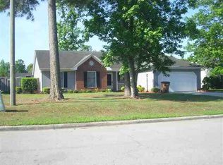 425 Raintree Rd, Jacksonville, NC 28540