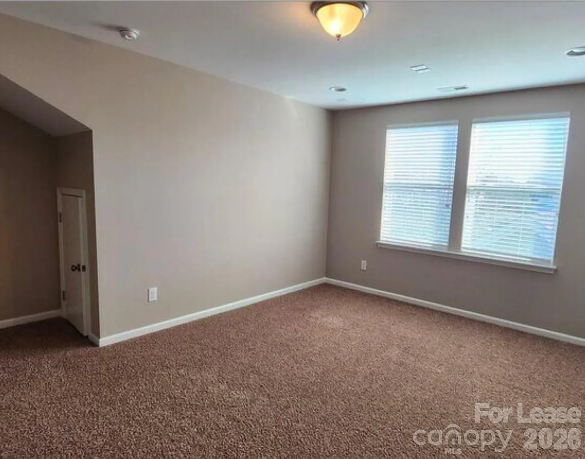 Building Photo - 317 Montibello Dr