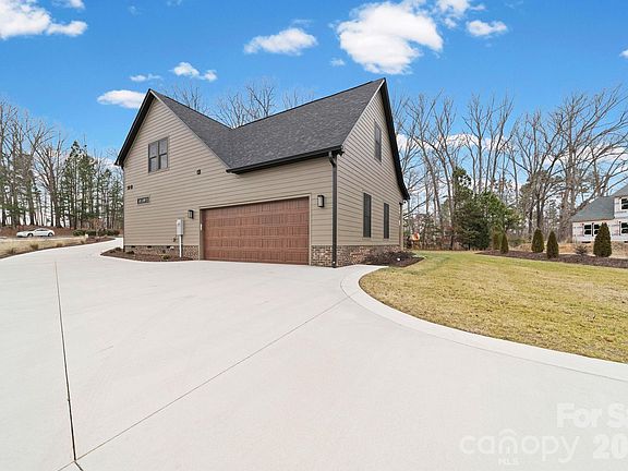4th image of 603 Turnberry Ct