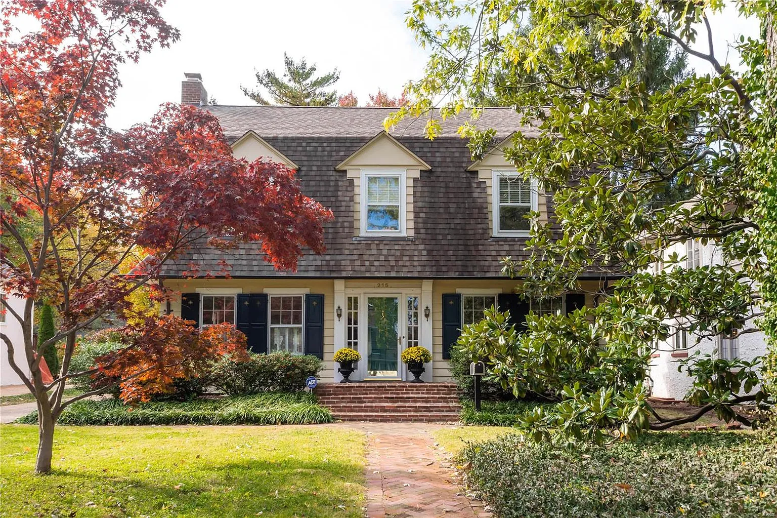 215 Parkhurst Ter photo 1