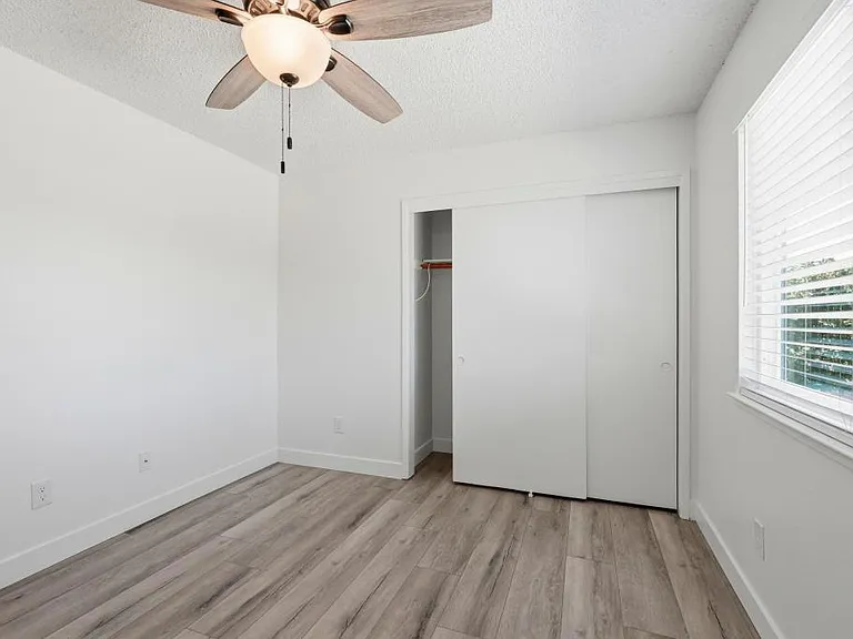 426 Cherry Ln #H — Photo 12