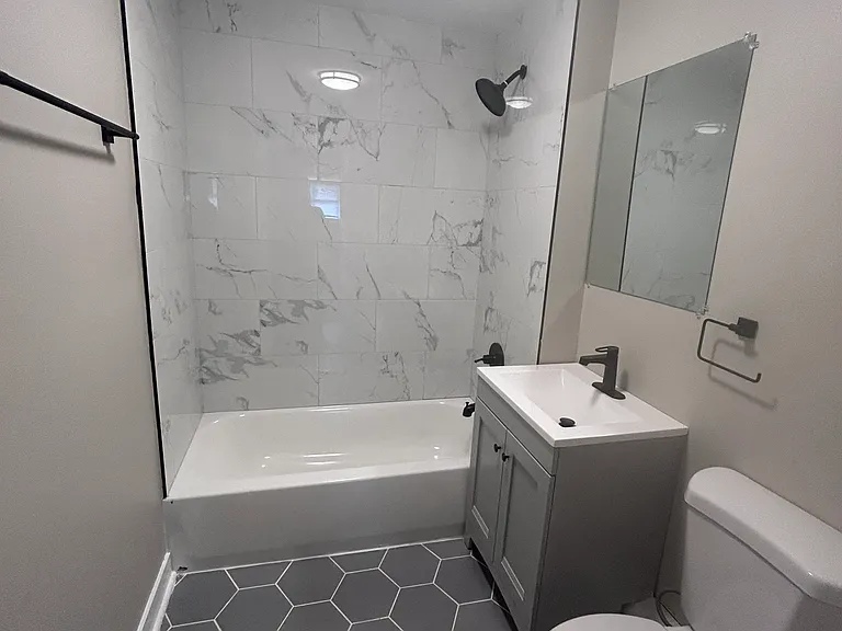 4208 Wabash Ave #2F — Photo 6