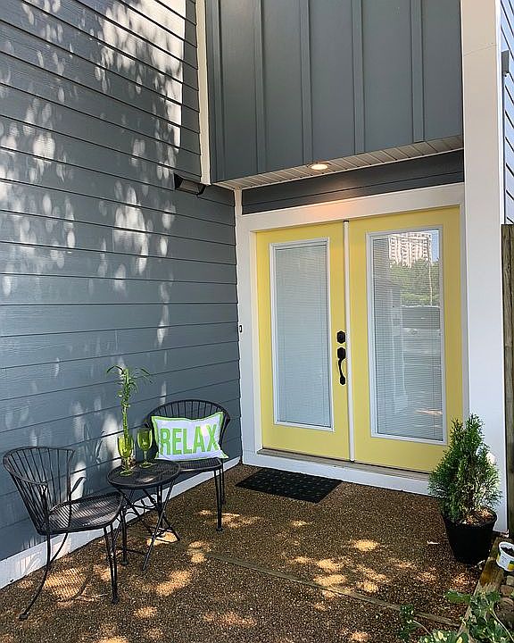 Front entry - welcome home!