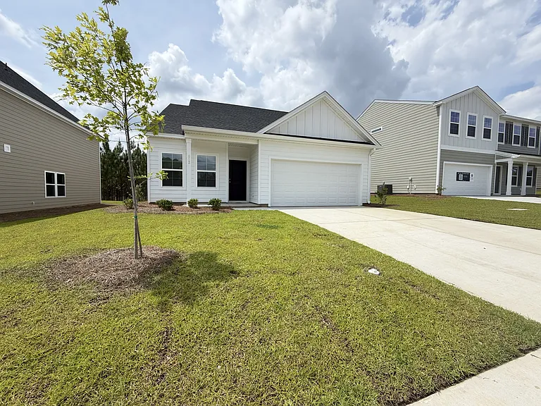 512 Outpost Way — Photo 2