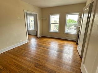 2712 N Milwaukee Ave, Chicago, IL 60647
