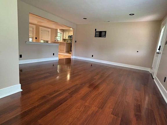 2nd image of 1406 Patricia Dr