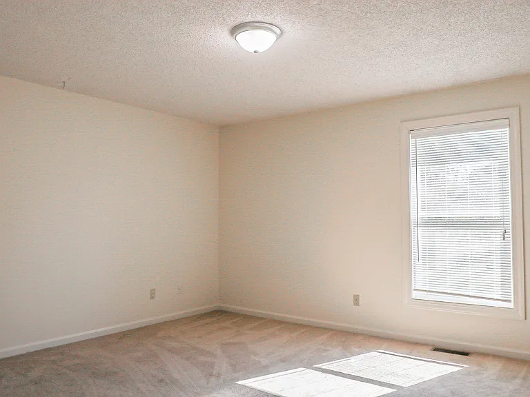 1342 Westen St — Photo 14