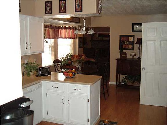 4th image of 10178 Wellington Dr