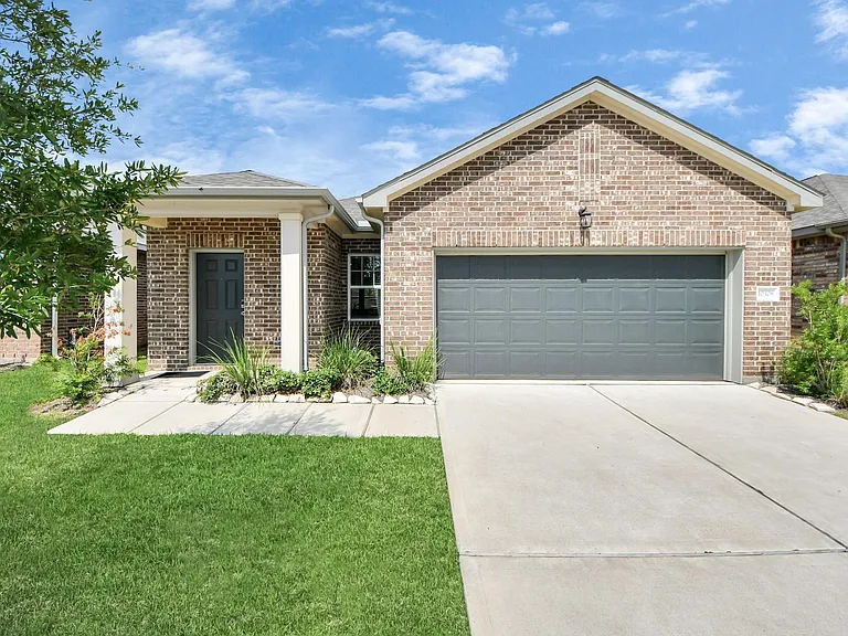 1907 Chiant Grove Ln — Photo 33