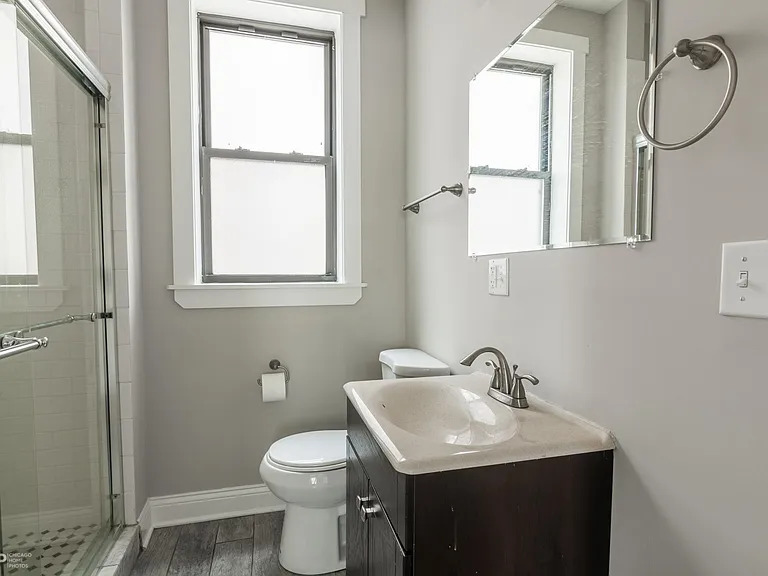 2507 W Catalpa Ave — Photo 7