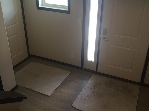 4th image of 951 Eaglewood Ave W