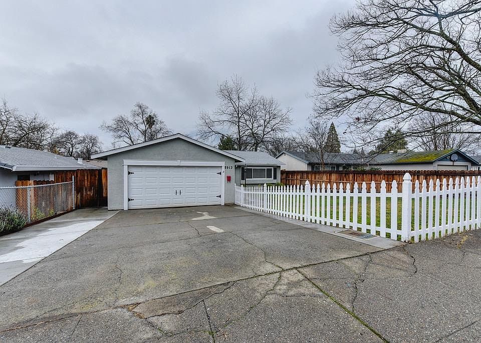 1st image of 8913 Aksarben Dr