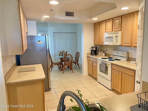 3rd image of 8871 Lake Dr APT 505