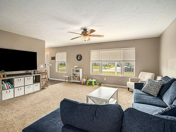 4th image of 7579 Stermer Dr