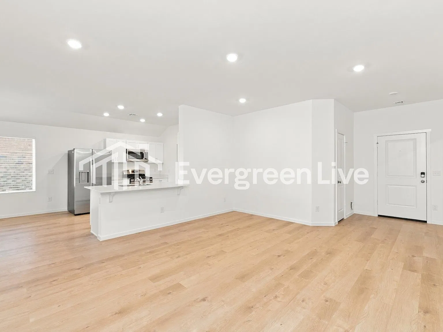 3 bed, 2.0 bath, 1472 sqft, $1,410 — Photo 3