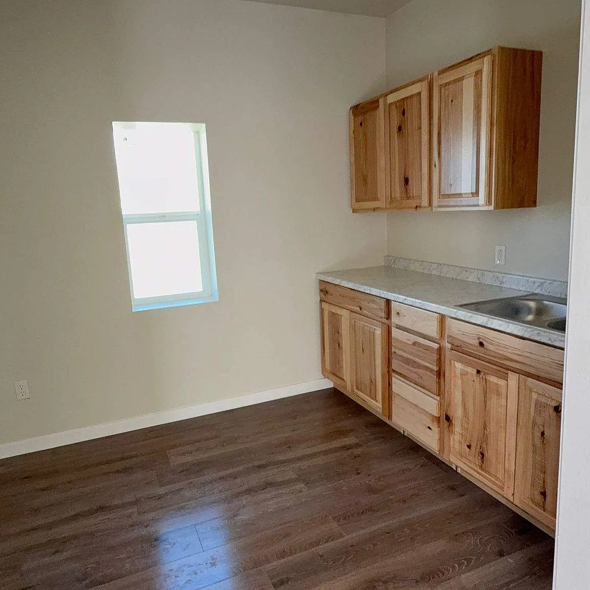 2 bed, $700 — Photo 1