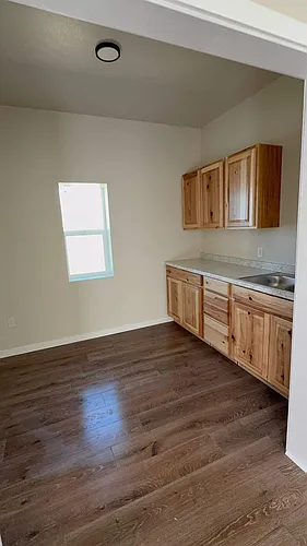 310 S Park St #3 Photo 1