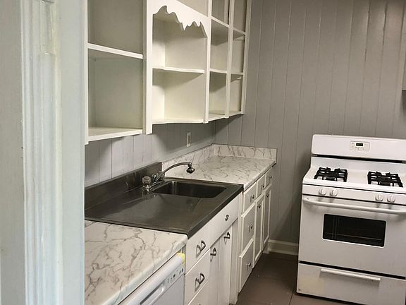 3rd image of 208 Garland Ave