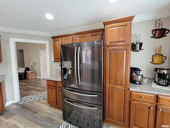 4th image of 2533 Benton Ct