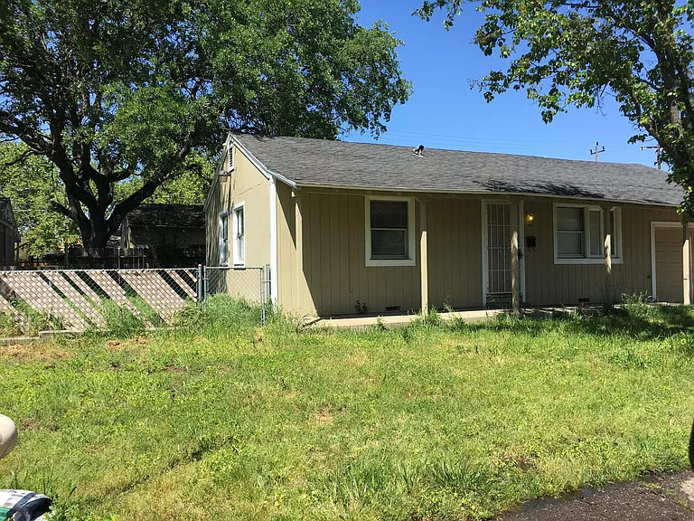 2343 Jill Way — Photo 2