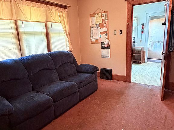 4th image of 79 E Parker St