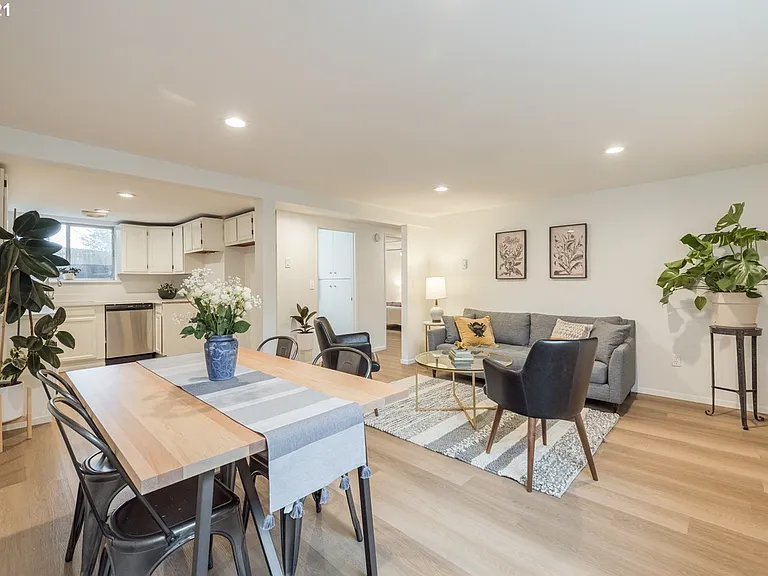 6641 E Burnside St #B — Photo 8