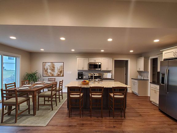 5th image of 7811 Nicole Ln