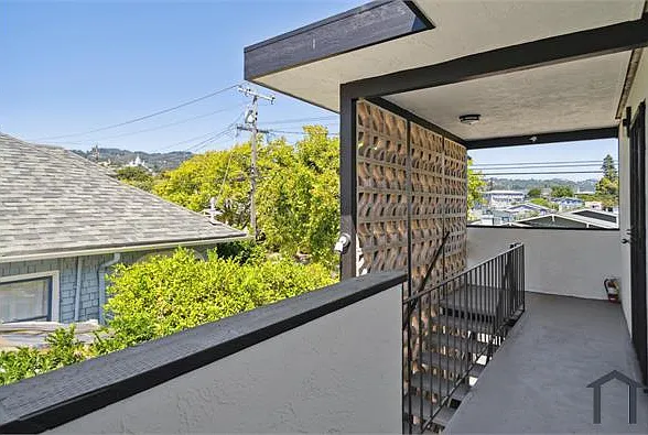 3441 Laguna Ave #1 — Photo 27