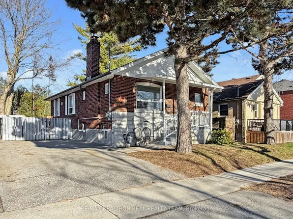23 Marsh Rd, Toronto, ON M1K 1Y6