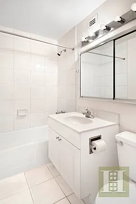 Rented by Halstead Real Estate | media 28