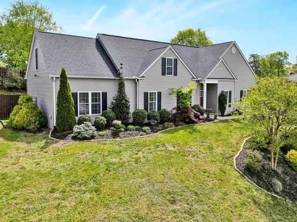 700 Bradford Cir, Salem, VA 24153