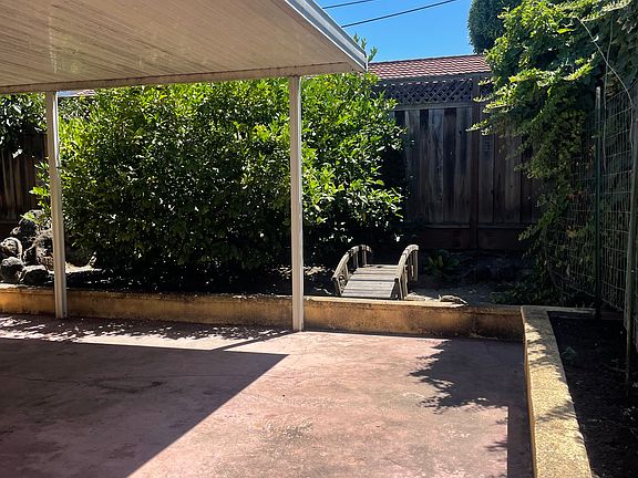 5th image of 4476 Strawberry Park Dr