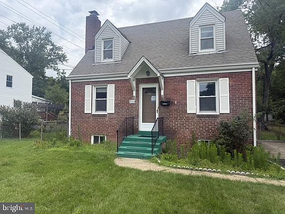 4th image of 2414 Fairview Dr