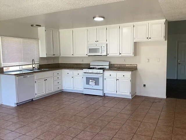 44745 Christie Ave — Photo 5