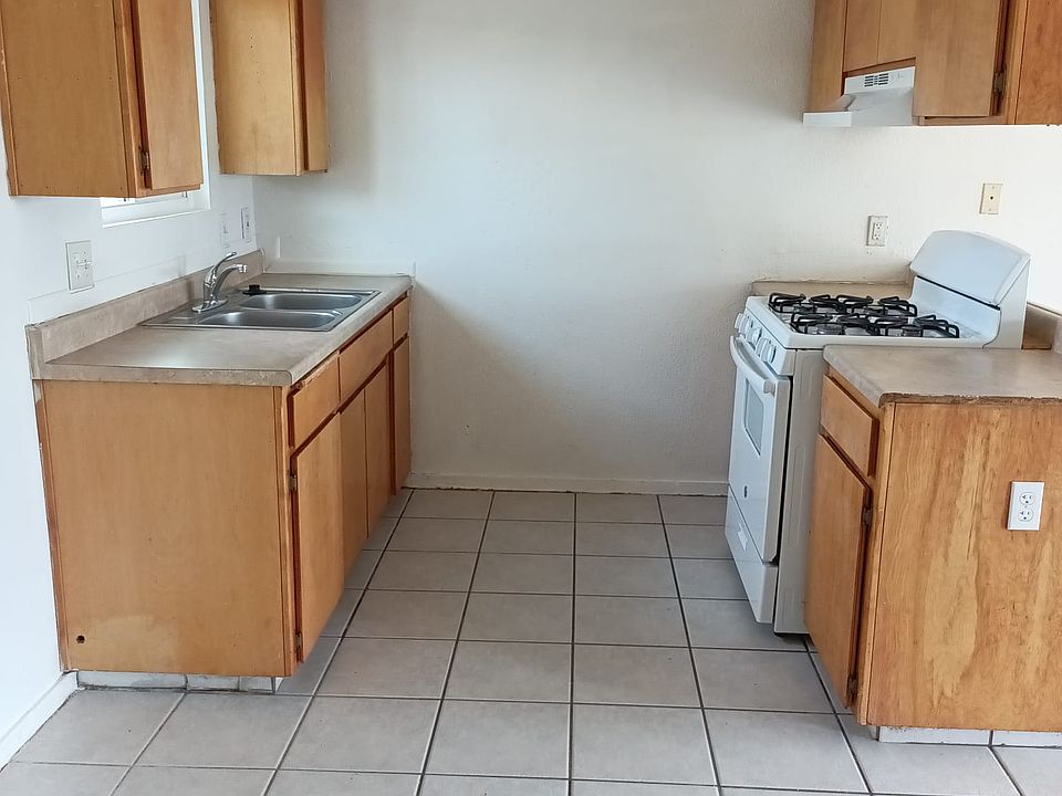 2nd image of 2749 W Caldwell Ave