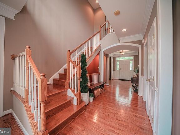 5th image of 9568 Laurencekirk Pl
