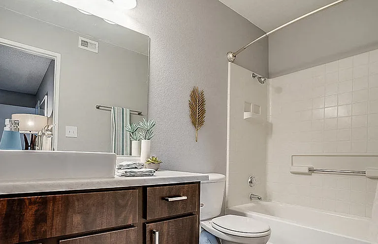 Bella Solara Apartment Homes — Photo 17