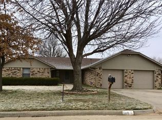 140 Czech Hall Pl, Yukon, OK 73099