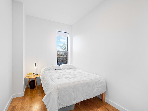 4th image of 340 Clifton Pl #4C