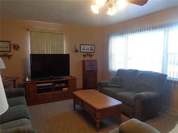 2nd image of 3942 East Ave