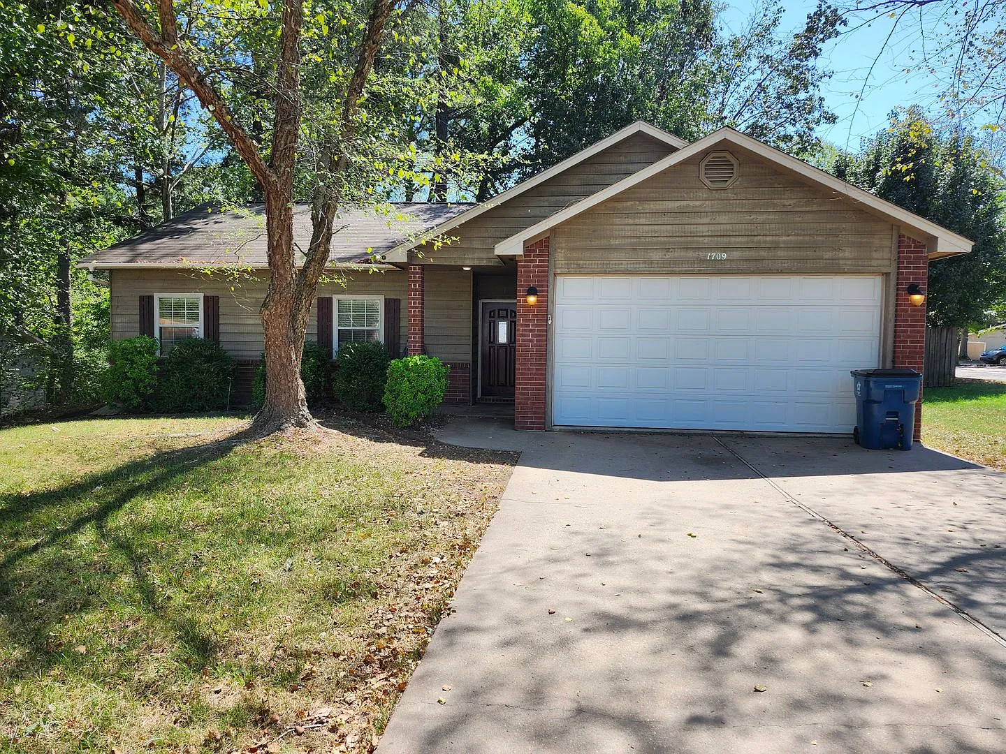 3b/2b House — Photo 1